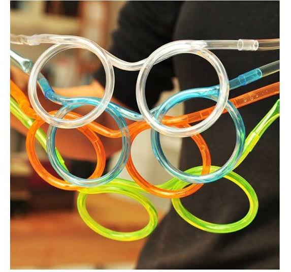 Funny Straw Drinking Glasses (Random Color)